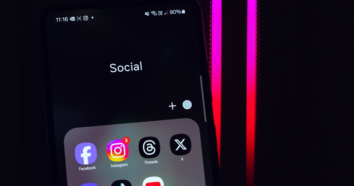 Instagram Carousel Posts: The Complete Guide to Multi-Slide Content